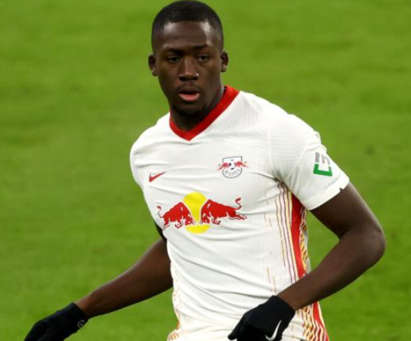 利物浦明年转会动态：多线布局与人员调整策略