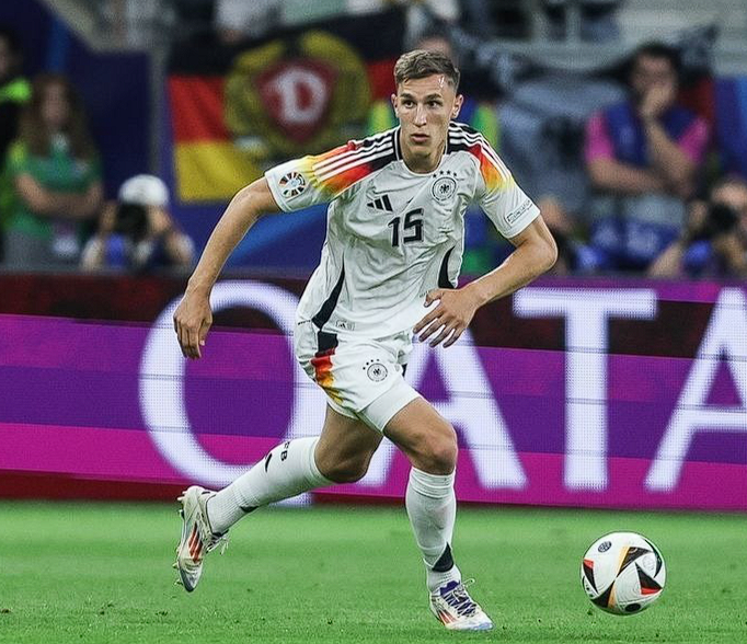 法尔克爆料：曼联利物浦再掀施洛特贝克转会波澜