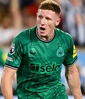 曼城领跑埃利奥特·安德森转会争夺战